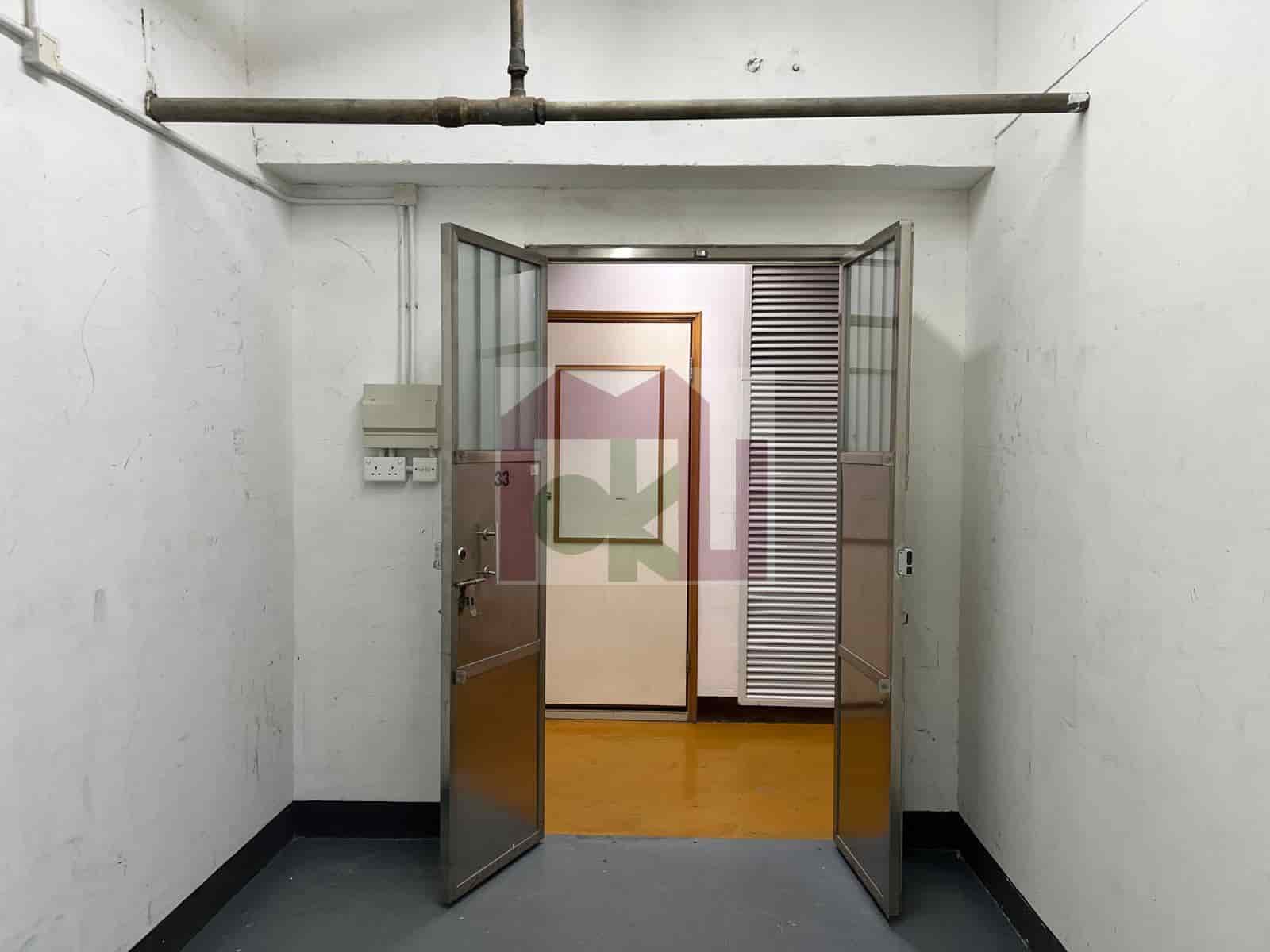 Kwun Tongの格安工商業ビル・レンタルスタジオ賃貸 - Tung Lee Industrial Building 200sq.ft. (物件番号:107101) | Moku Property